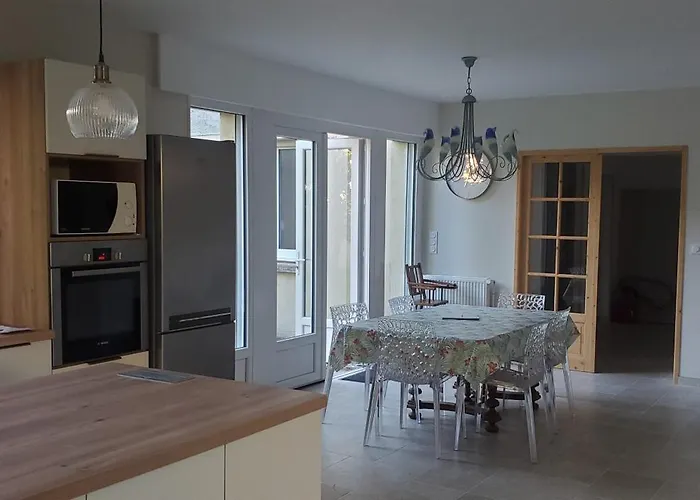 Le Cabinet-Charmante Maison Avec Terrain